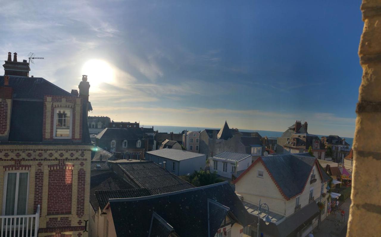 Appartement Avec Balcon - Vue Mer - 100M De La Plage - Hypercentre - 55M2 Villers-sur-Mer Exterior photo