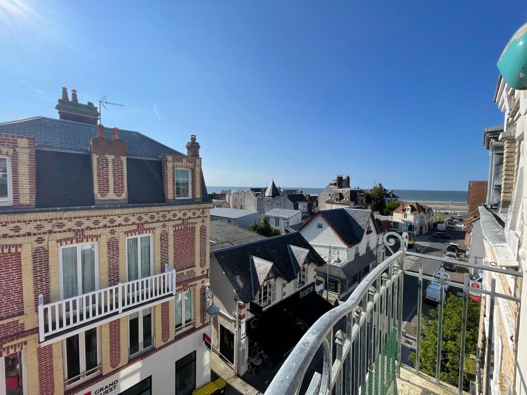 Appartement Avec Balcon - Vue Mer - 100M De La Plage - Hypercentre - 55M2 Villers-sur-Mer Exterior photo
